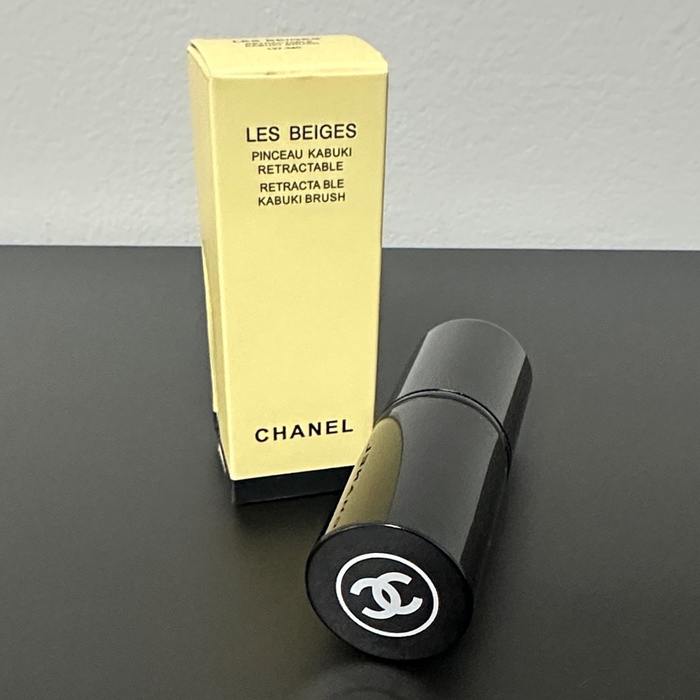 💯% Authentic CHANEL Les Beiges Kabuki Brush in Black
